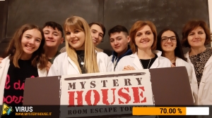 escape room mystery house torino Virus 404