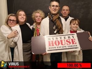 escape room mystery house torino Virus 404