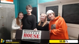 escape room mystery house torino Virus 404