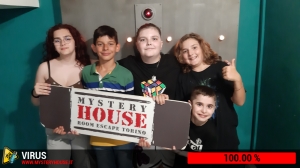 escape room mystery house torino Virus 404