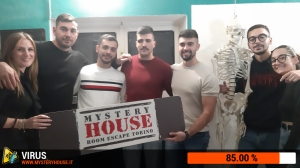 escape room mystery house torino Virus 404