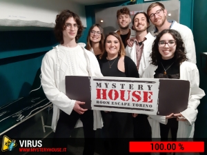 escape room mystery house torino Virus 404