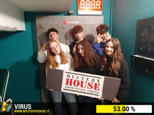 escape room mystery house torino Virus 404