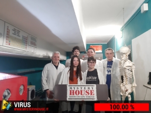 escape room mystery house torino Virus 404