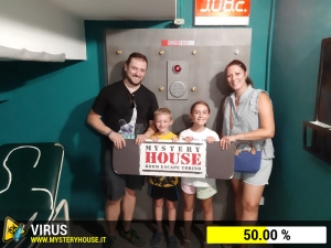 escape room mystery house torino Virus 404