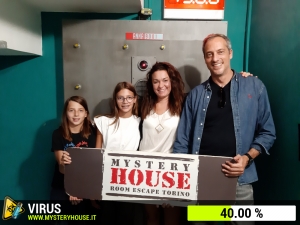 escape room mystery house torino Virus 404