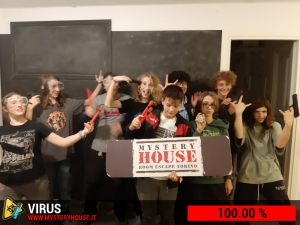 escape room mystery house torino Virus 404