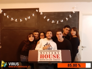 escape room mystery house torino Virus 404