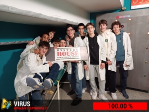 escape room mystery house torino Virus 404