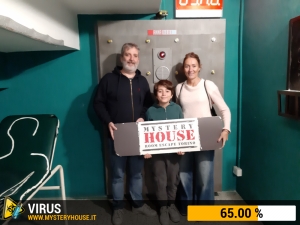 escape room mystery house torino Virus 404