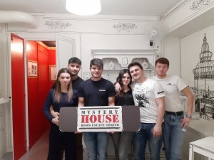 escape room mystery house torino 2D il collezionista