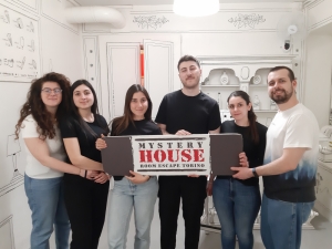 escape room mystery house torino 2D il collezionista