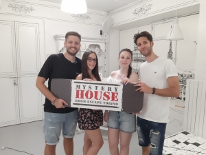 escape room mystery house torino 2D il collezionista