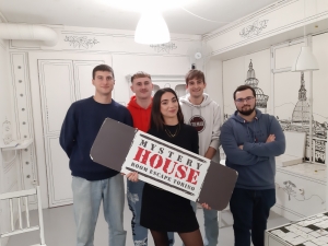 escape room mystery house torino 2D il collezionista